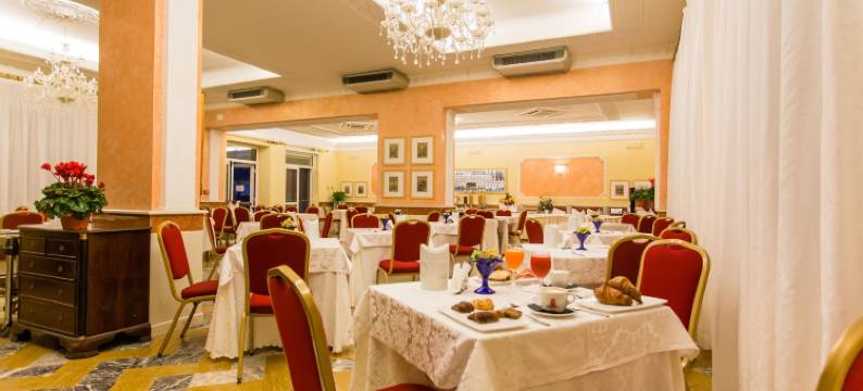 马里亚诺IV皇宫酒店(Mariano IV Palace Hotel)图片