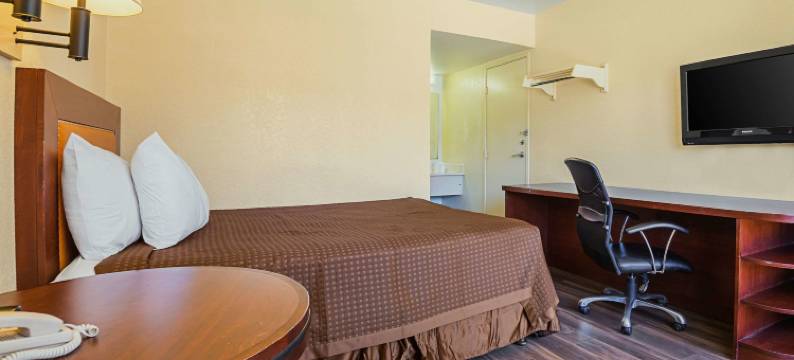 基西米西主门Rodeway Inn(Rodeway Inn Kissimmee Maingate West - Free Theme Park Shuttle)图片