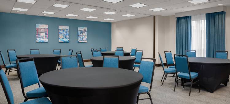 希尔顿欢朋套房酒店-奥马哈市区(Hampton Inn & Suites Omaha-Downtown)图片