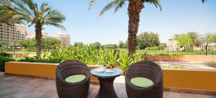 哈姆拉村酒店(Al Hamra Village Hotel)图片