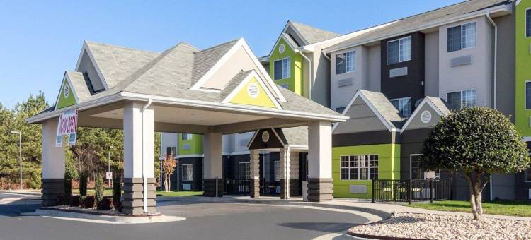 亚什兰帝王之城游乐园附近凯艺套房酒店(Quality Inn & Suites Ashland Near Kings Dominion)图片