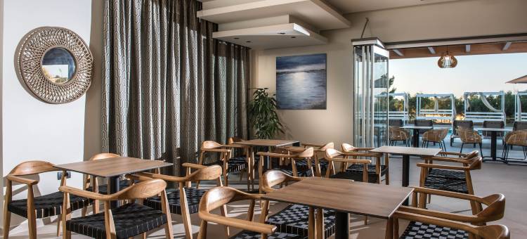 Omilos酒店的Malena酒店套房 - 限成人(Malena Hotel & Suites - Adults Only by Omilos Hotels)图片