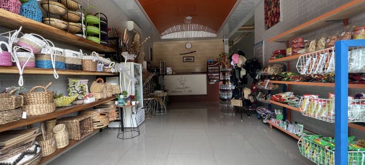 O酒店 巴托杜皮伊斯兰旅馆 靠近布图卡桑比(Hotel O Batodupi Guesthouse Syariah Near Buttu Kasambi)图片