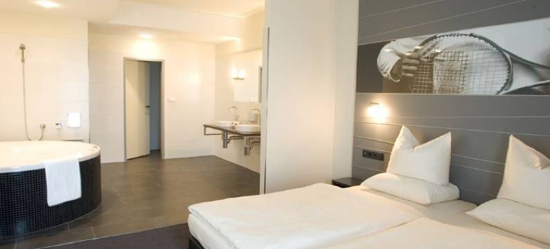 黑措根奥拉赫黑佐-巴斯诺维纳酒店(Novina Hotel Herzogenaurach Herzo-Base)图片