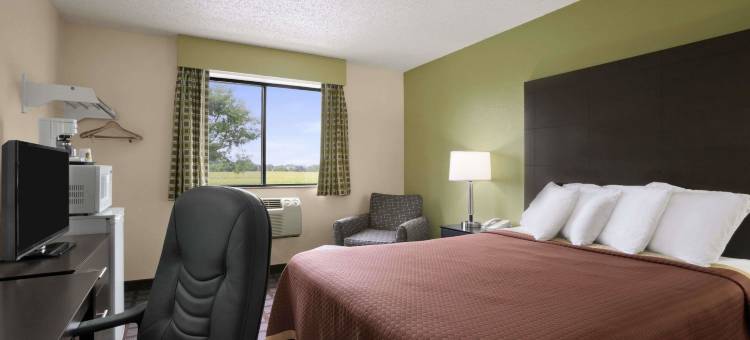 萨吉诺温德姆速8酒店(Super 8 by Wyndham Saginaw)图片