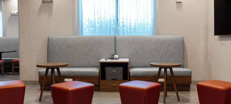 希尔顿欢朋酒店-埃尔克霍恩(Hampton Inn Elkhorn Lake Geneva Area)图片