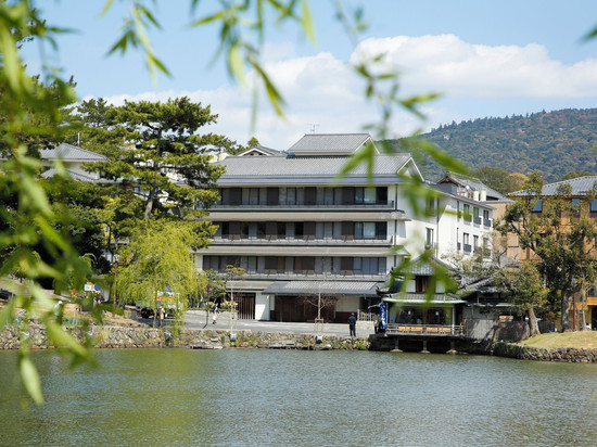 萨若萨瓦吉吉田屋酒店