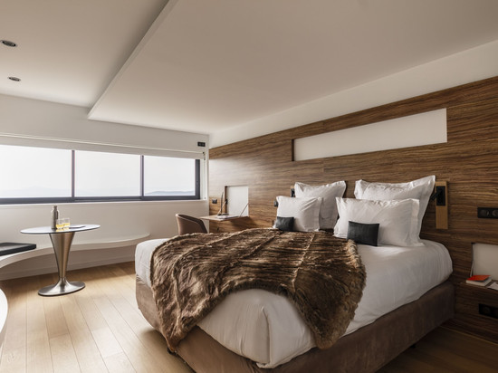 阿德里恩迪斯库斯起源原生酒店