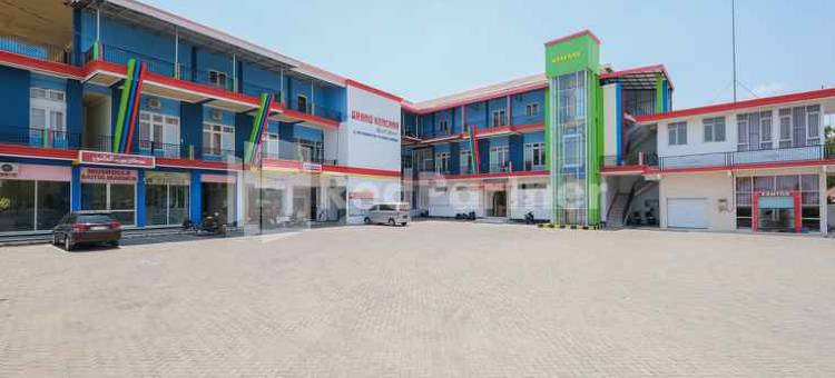 格兰德肯卡纳沙里亚旅馆尼尔威萨塔巴哈里拉蒙甘-红门酒店Mitra(Grand Kencana Guesthouse Syariah Near Wisata Bahari Lamongan)图片