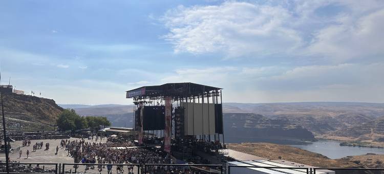 水滨湖畔酒店(Lakeshore Inn Water Front)图片