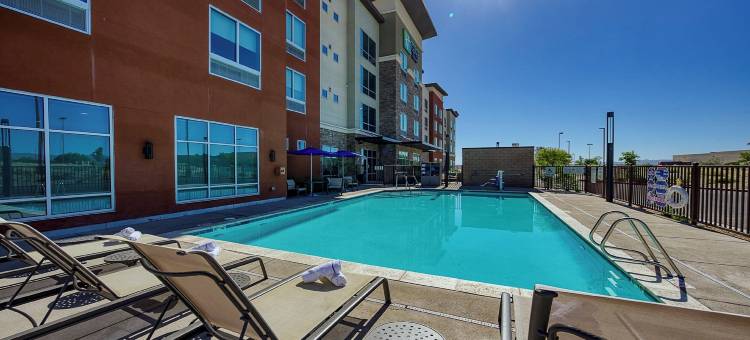 丽晶克雷斯特中国湖智选假日酒店及套房(Holiday Inn Express & Suites Ridgecrest - China Lake)图片