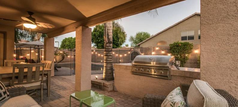 大型5卧室度假屋，配有游泳池，热水浴缸，游戏室！(Massive 5 Bdrm Getaway WPool, Hot Tub, Game Room)图片