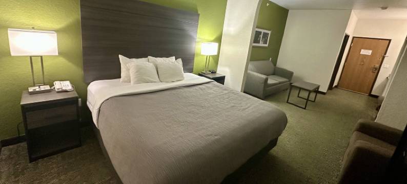 品质酒店套房圣安东尼奥布鲁克斯市基地(Quality Suites San Antonio Brooks City Base)图片