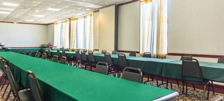 阿什塔比拉奥斯汀堡红顶酒店(Red Roof Inn Ashtabula - Austinburg)图片