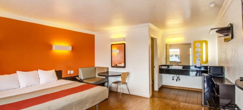 加利福尼亚曼特卡 6 号汽车旅馆(Motel 6 Manteca, CA)图片