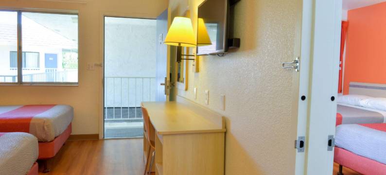 6号汽车旅馆–圣尼拉村I-5(Motel 6 – Santa Nella, on I-5)图片