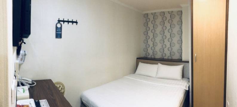 台南来七桃旅店图片