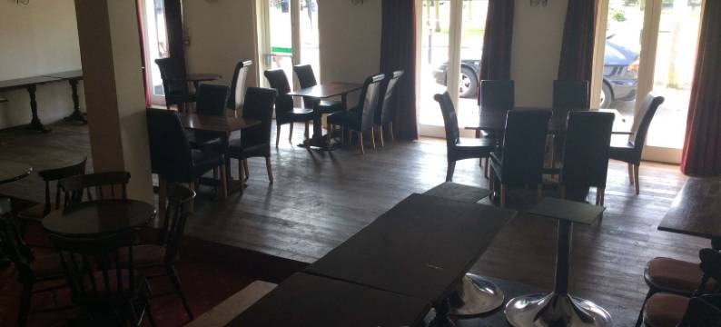 OYO 沃特曼斯阿姆斯赫舍姆酒店(OYO the Watermans Arms Hersham)图片