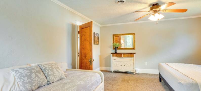 靠近多特大学的Sioux中心住宅(Sioux Center Home Near Dordt University)图片