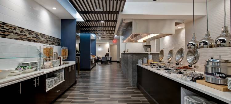 埃姆布里奇酒店集团俄克拉何马城塔楼酒店(Embassy Suites by Hilton Oklahoma City Northwest)图片