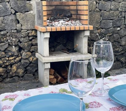 Vacas Felizes Villas - Casa do BadaloVilla com duas aconchegantes casas Hotel Overview