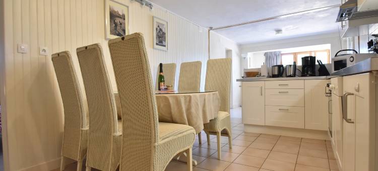 Vacation Home in France with Pool图片