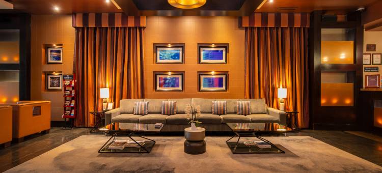 戴维桑德曼套房酒店(Sandman Suites Vancouver on Davie)图片