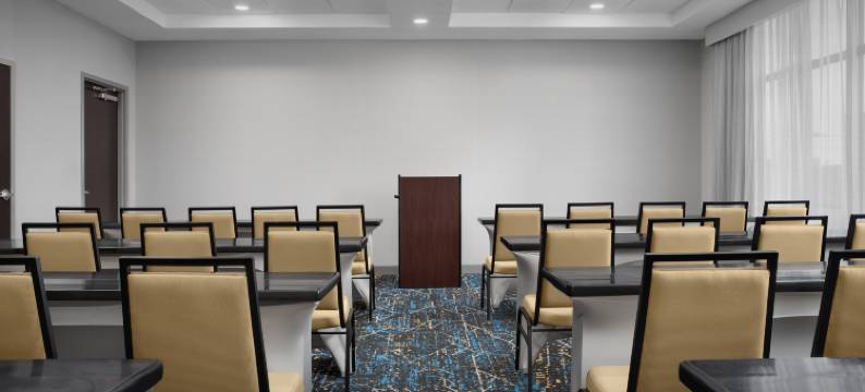 图珀洛/巴恩斯隧道欢朋酒店及套房(Hampton Inn & Suites Tupelo/Barnes Crossing)图片