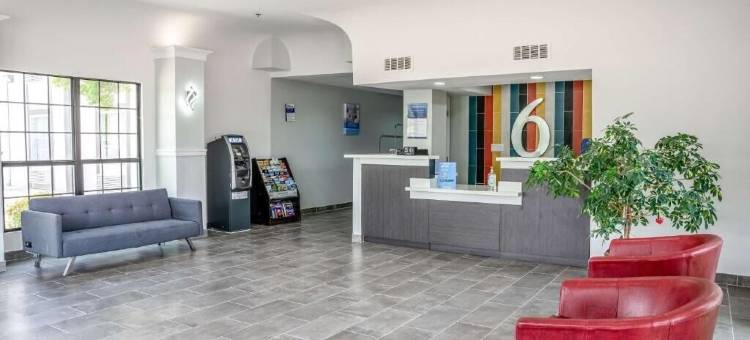 克莱尔莫尔 6 号工作室酒店(Studio 6 Claremore, OK)图片