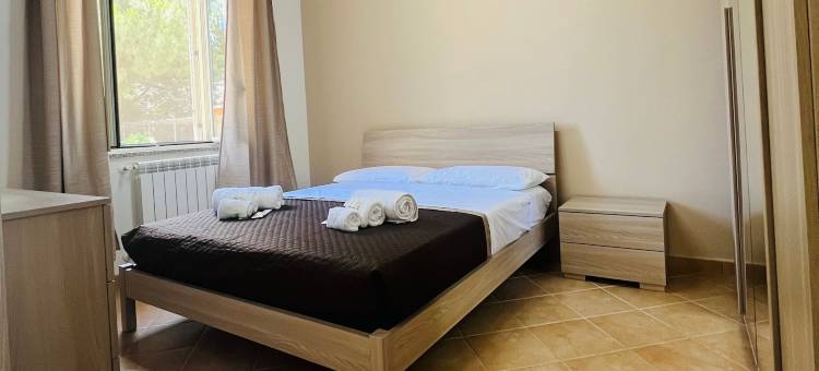 三卧两浴带花园别墅(Villa 3 letti 2 docce e Giardino)图片