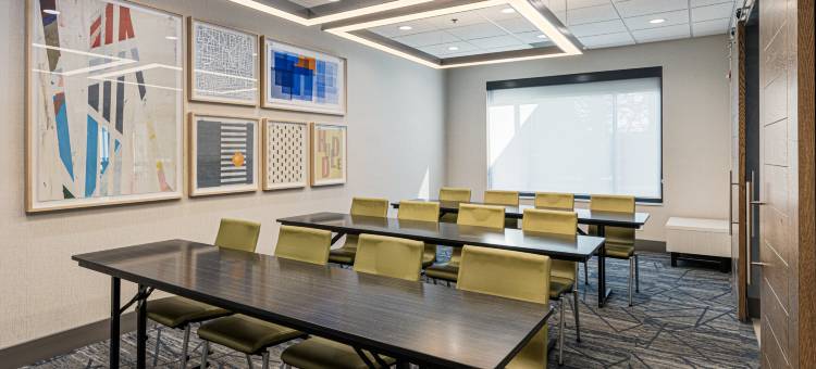 智选假日套房酒店布福德(Holiday Inn Express & Suites BUFORD NE - LAKE LANIER by IHG)图片