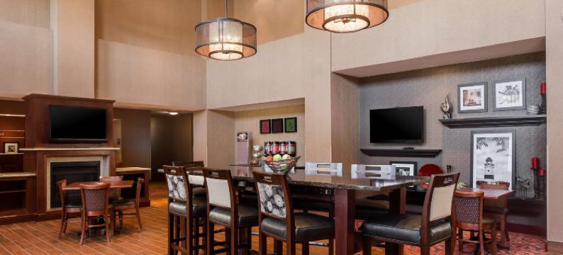 西本德欢朋套房酒店(Hampton Inn & Suites West Bend)图片
