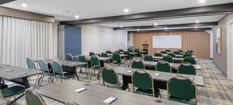 舒适套房酒店尔湾光谱(Comfort Inn & Suites Irvine Spectrum)图片