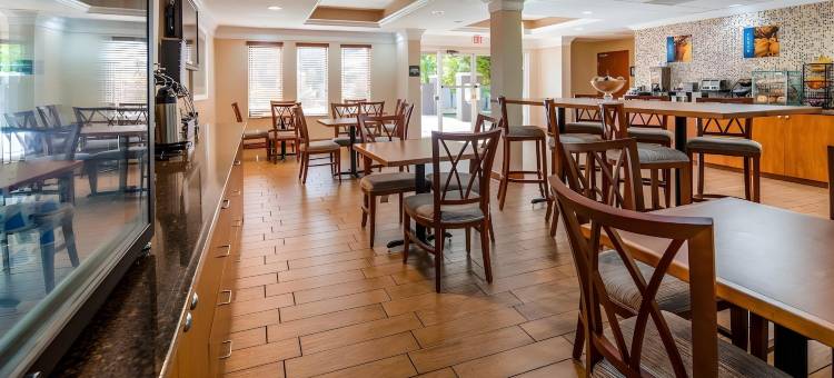 舒适套房酒店布雷登顿北部I-75(Comfort Inn & Suites Bradenton North I-75)图片