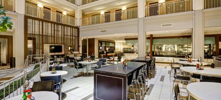 芝加哥市市区北岸希尔顿安泊酒店(Embassy Suites by Hilton Chicago Downtown River North)图片