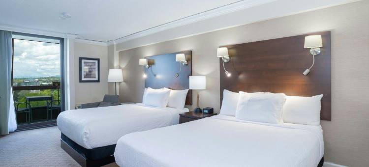 桑德曼特色温哥华机场度假酒店(Sandman Signature Vancouver Airport Hotel & Resort)图片