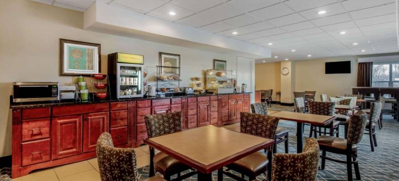 帕塔克森特莱克星敦公园拉昆塔温德姆套房酒店(La Quinta Inn & Suites by Wyndham Lexington Park - Patuxent)图片