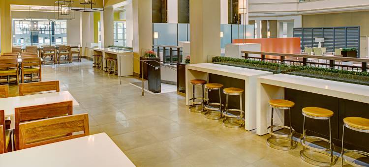 圣迭戈湾市中心希尔顿安泊酒店(Embassy Suites by Hilton San Diego Bay Downtown)图片