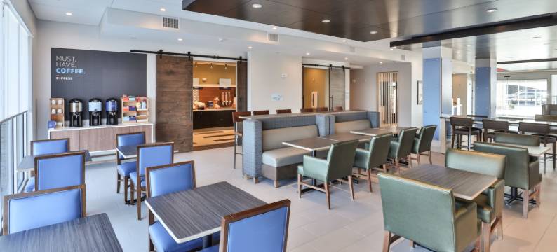 纳什维尔市中心MetroCenter区洲际智选假日套房酒店(Holiday Inn Express & Suites NASHVILLE METROCENTER DOWNTOWN by IHG)图片