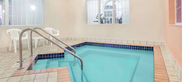 阿普尔顿麦客达套房酒店(Microtel Inn & Suites by Wyndham Appleton)图片