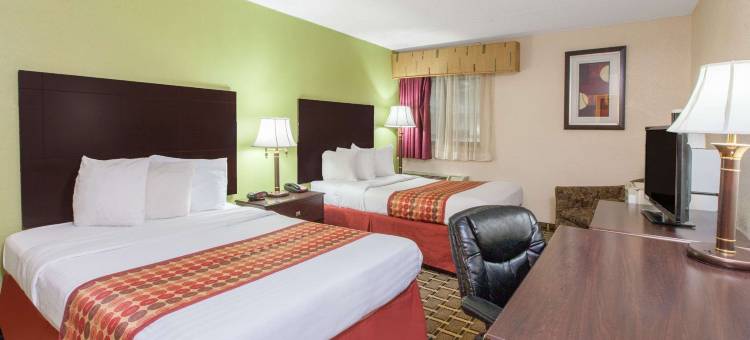 麦迪逊高地戴斯套房酒店(Days Inn & Suites by Wyndham Madison Heights MI)图片