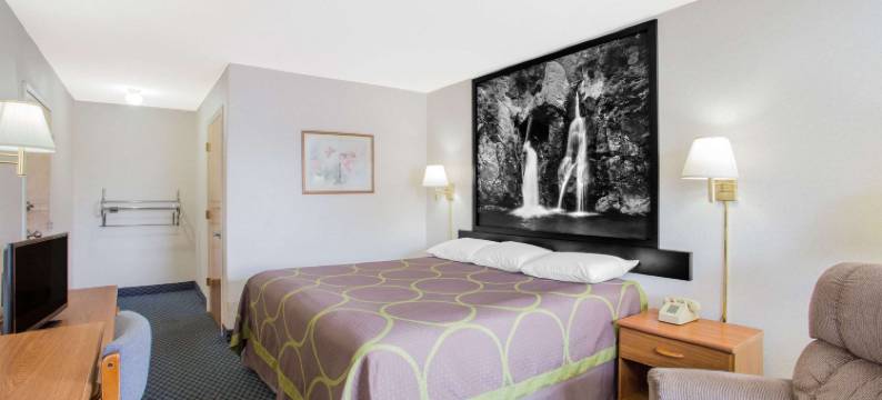 克里斯琴斯堡速8酒店(Super 8 by Wyndham Christiansburg)图片