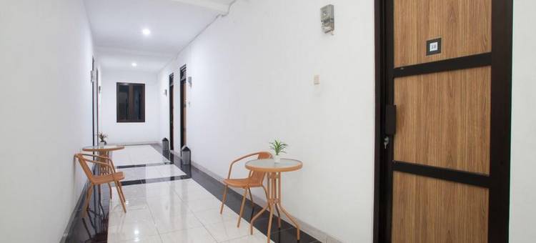 红多兹伊斯兰酒店-近DBL竞技场2号(RedDoorz Syariah Near Dbl Arena 2)图片