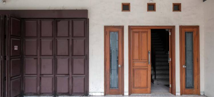 库尔科斯特清真酒店-近斯里韦达丽公园拉维延(KoolKost Syariah Near Taman Sriwedari Laweyan)图片