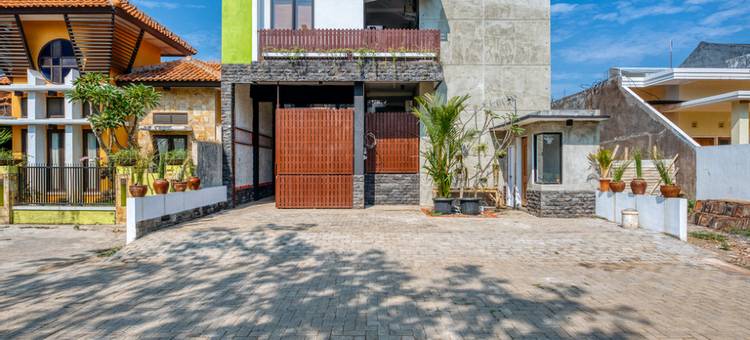 红多兹伊斯兰酒店-J1曾格尔阿亚姆达拉姆(RedDoorz Syariah @ Jl. Cengger Ayam Dalam)图片