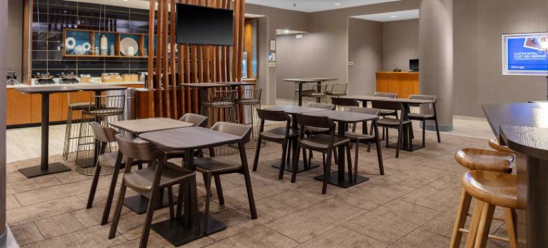 亚特兰大苏瓦尼约翰溪万豪SpringHill Suites酒店(SpringHill Suites Suwanee Johns Creek)图片