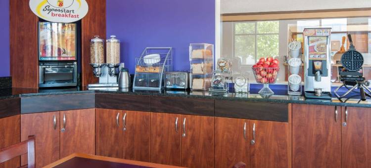 萨蒙阿姆速8酒店(Super 8 by Wyndham Salmon Arm)图片