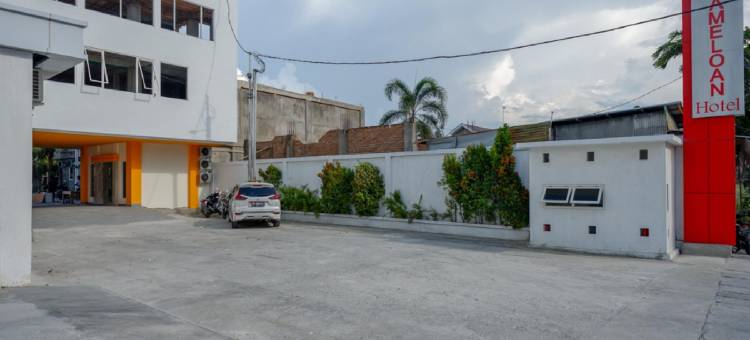 红多兹Plus酒店@帕卢喀麦隆酒店(RedDoorz Plus @ Cameloan Hotel Palu)图片