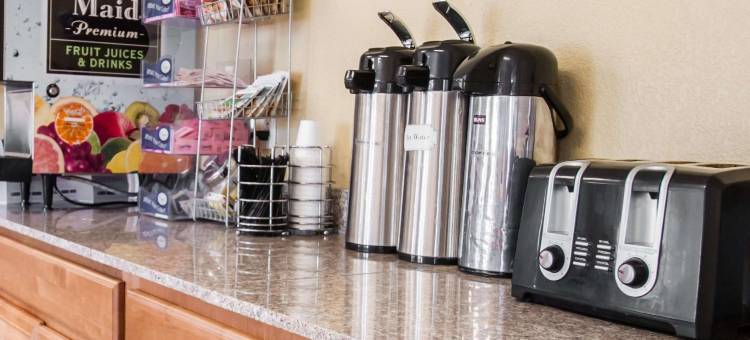 堪萨斯城中北伊康旅馆(Econo Lodge Kansas City Downtown North)图片