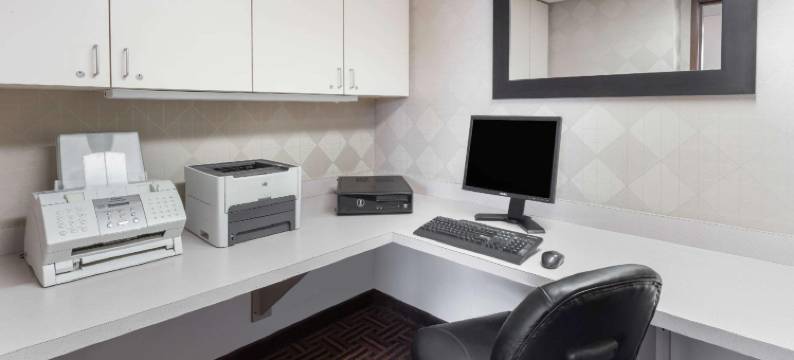 麦迪逊南速8酒店(Super 8 by Wyndham Madison South)图片